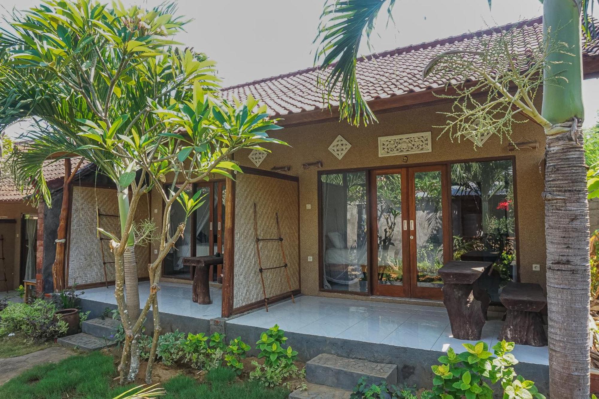 Made Taro - Menjangan Homestay Banyuwedang Exteriér fotografie