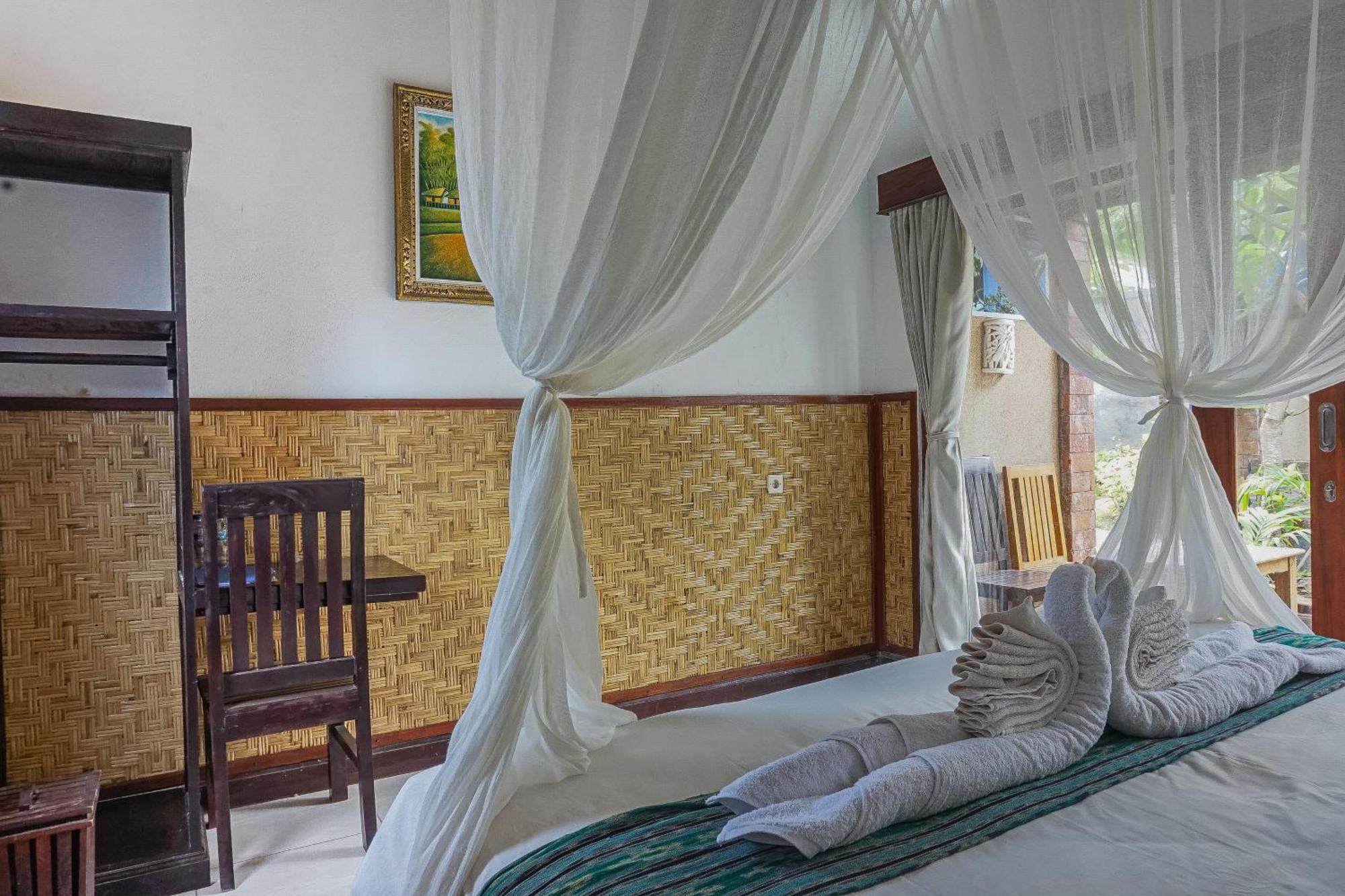 Made Taro - Menjangan Homestay Banyuwedang Exteriér fotografie