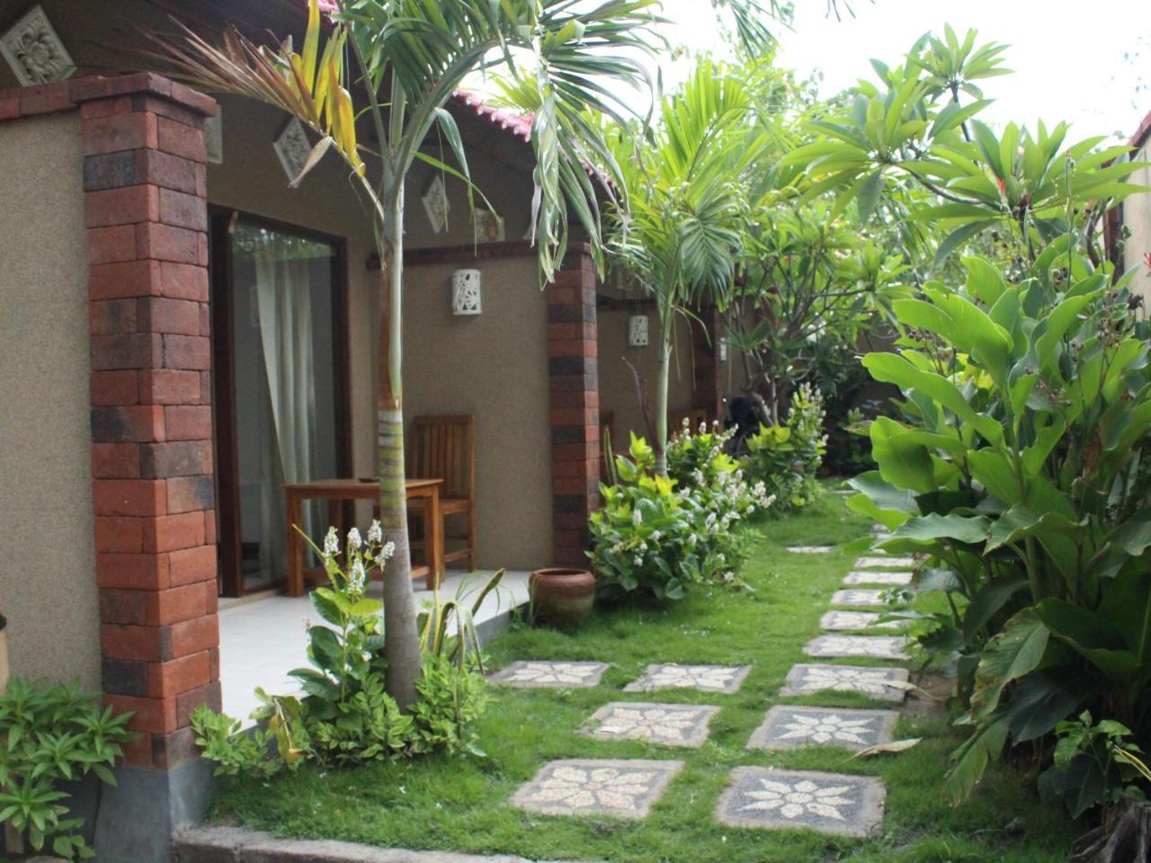 Made Taro - Menjangan Homestay Banyuwedang Exteriér fotografie