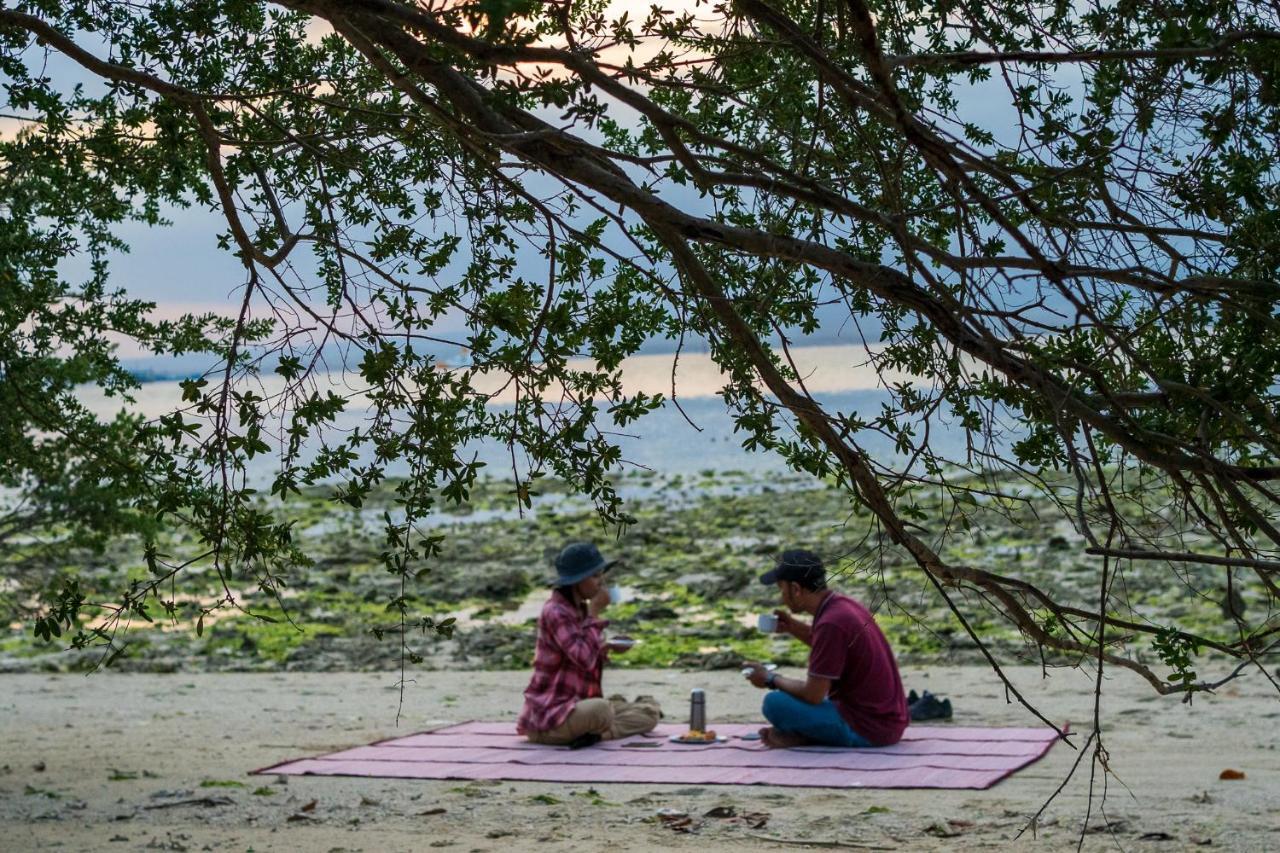 Made Taro - Menjangan Homestay Banyuwedang Exteriér fotografie